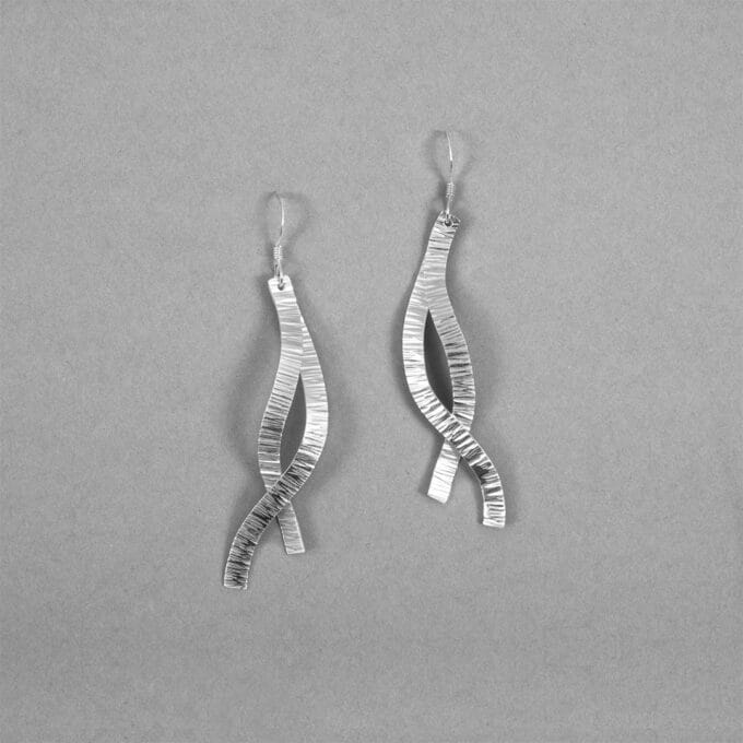 Norrskensdans - Silverörhängen med krokNorrskensdans - Silverörhängen med krok Norrskensdans - Silverörhängen med krok