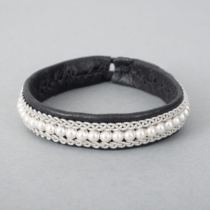 Pewter bracelet Fjällbrud black Tennarmband Fjällbrud svart